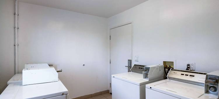 加利福尼亚蒙特利公园 Motel 6 酒店(Motel 6 Monterey Park, CA)图片