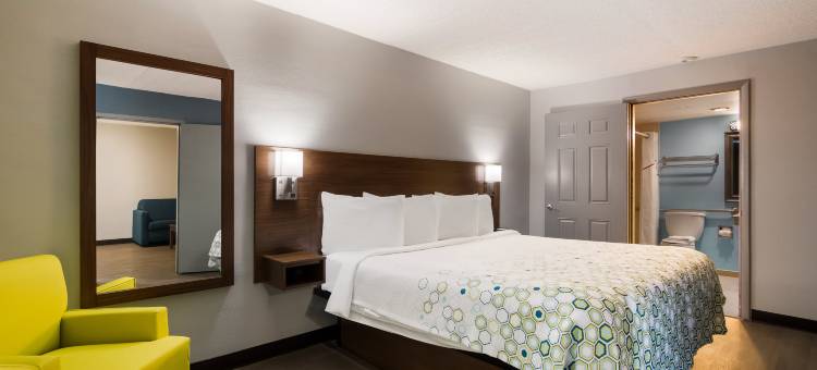 维洛海滩- I-95 家乡小套房红屋顶酒店(HomeTowne Studios Vero Beach - I-95)图片