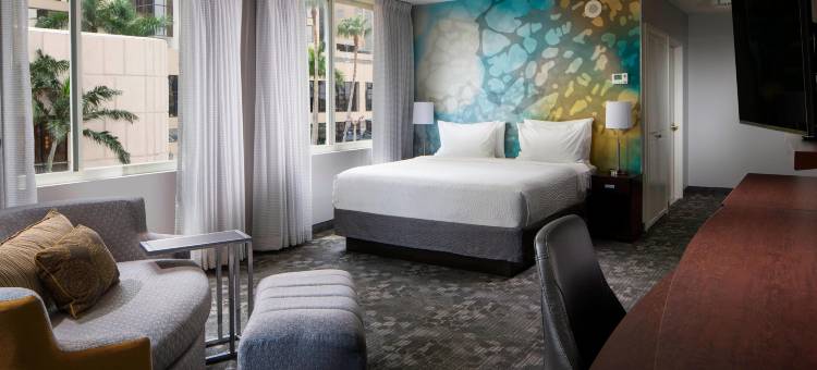 迈阿密戴德兰万怡酒店(Courtyard Miami Dadeland)图片