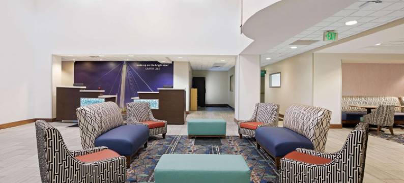 奥马哈机场市中心拉昆塔温德姆套房酒店(La Quinta Inn & Suites by Wyndham Omaha Airport Downtown)图片