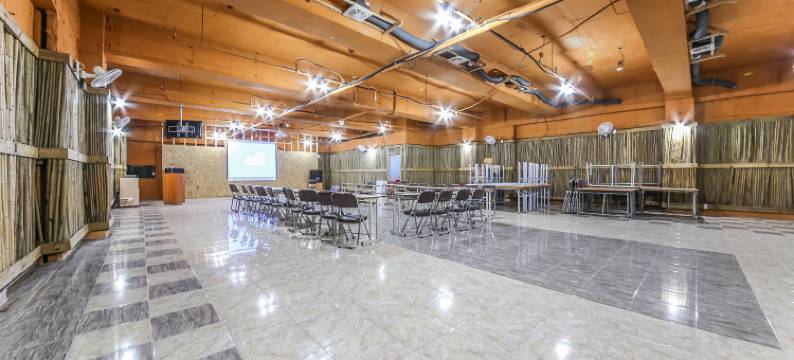 务安海滩酒店(Muan Beach Hotel)图片