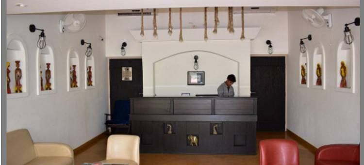 干哈斯特灵酒店(Sterling Kanha)图片