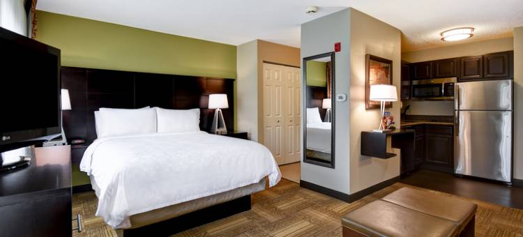 Staybridge Suites 大急流城的KENTWOOD by IHG(Staybridge Suites Grand Rapids - Airport)图片