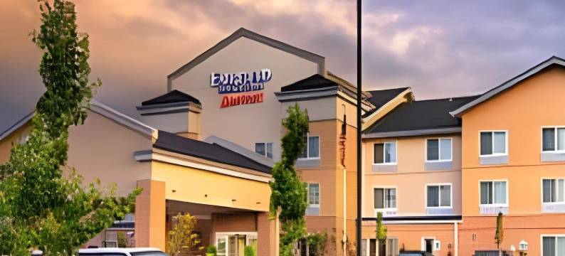 万枫旅馆及套房伯灵顿酒店(Fairfield Inn & Suites Burlington)图片