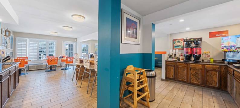 假日沙滩贝斯特韦斯特优质套房酒店(Best Western Plus Holiday Sands Inn  Suites)图片