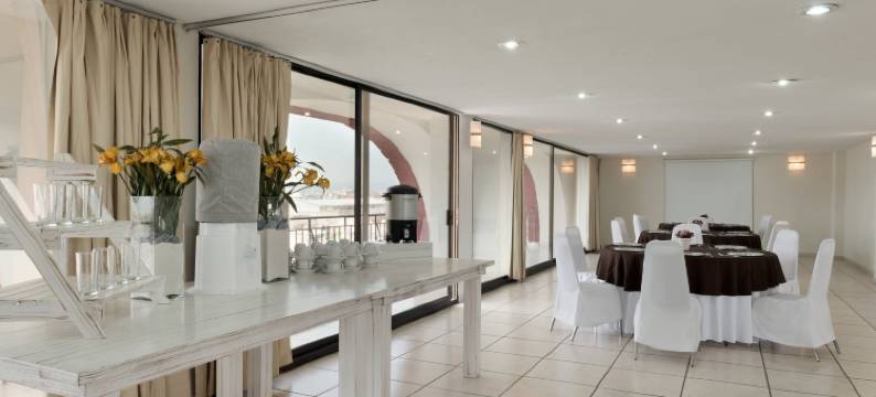 莱昂广场华美达酒店(Ramada Plaza by Wyndham Leon)图片