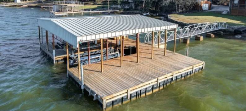 BRAND NEW ON THE WATER WITH HOT TUB, SHARED BOAT DOCK & 7.5 MILES TO ROCKER B!图片