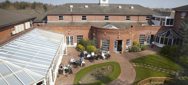 切斯特圣大卫乡村酒店(Village Hotel Chester St David's)图片