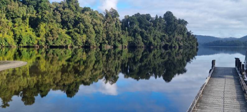 特阿瓦小屋酒店(Te Awa Cottages)图片