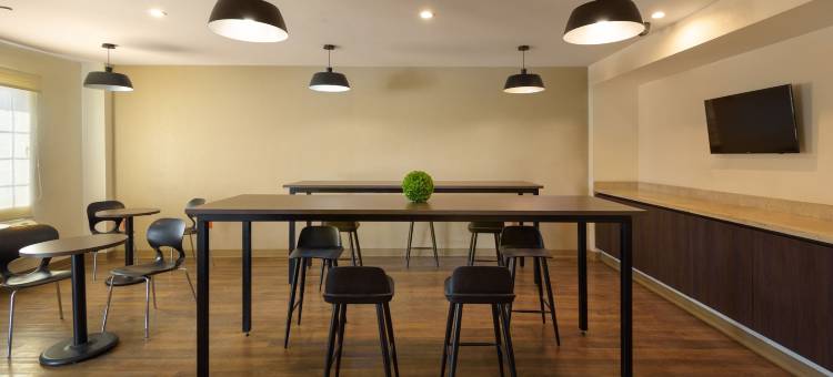 萨尔蒂洛画廊长住套房酒店(Extended Suites Saltillo Galerías)图片