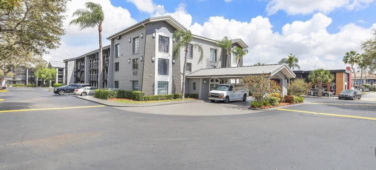 迈阿密机场北拉昆塔温德姆酒店(La Quinta Inn by Wyndham Miami Airport North)图片