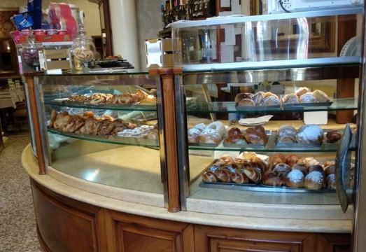 Suite Napoletana Hotel Overview