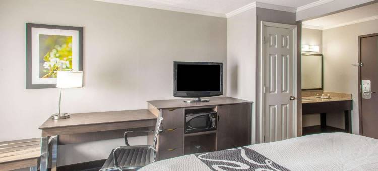 圣路易斯黑兹尔伍德机场北拉昆塔温德姆酒店(La Quinta Inn by Wyndham St. Louis Hazelwood - Airport North)图片