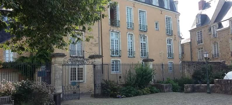 瑞莱斯圣帕维公寓酒店(Petite Maison Romantique au Calme, Cœur Historique, Vue Ville et Jardin)图片