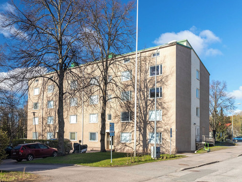 靠近拉赫蒂中心和伊斯库竞技场的公寓,带免费停车位