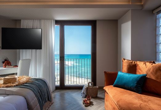 Vespera City Hotel Hotel Overview