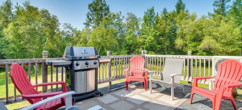 山景缅因小屋：滑雪、徒步和骑行！(Mountain-view Maine Cabin: Ski, Hike & Bike!)图片