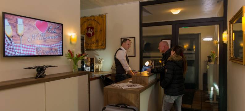 泽耶根布鲁赫餐厅酒店(Ziegenbruch's Hotel & Restaurant)图片