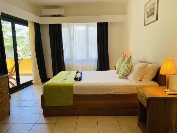 Pied Dans L’Eau Holiday Apartments Hotel Overview