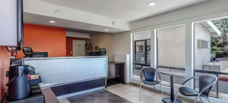 雷迪森公园酒店，莫德斯托(Motel 6 Modesto, CA)图片