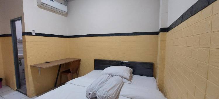 Hotel O 靠近鲁鲁坎山旅游公园的马亨德拉民宿(Hotel O Mahendra HomestayNearTaman Wisata Bukit Rurukan)图片