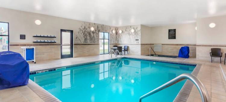 德弗尔斯莱克舒眠套房酒店(Sleep Inn & Suites Devils Lake)图片
