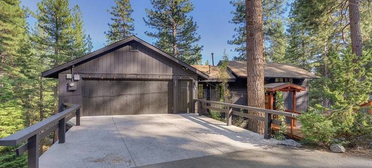 Idyllic Incline Village Close to Lake Tahoe图片