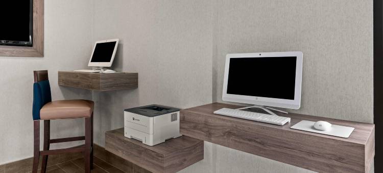 波特兰西 - 比弗顿舒适套房酒店(Comfort Inn & Suites Beaverton - Portland West)图片