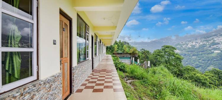 带阳台的经典全景豪华房(Hotel O Ranka Gangtok)图片