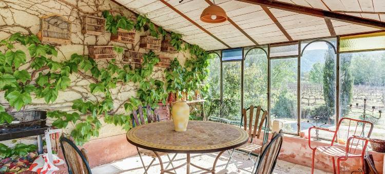 Cottage in Oppède with Poolside Bliss图片