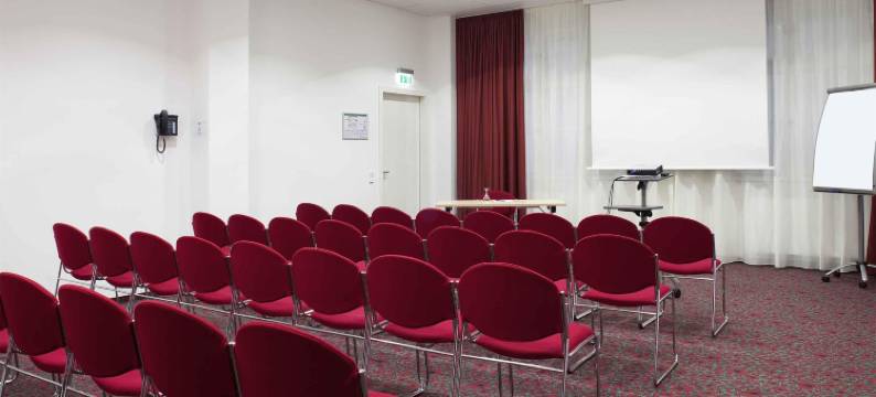 宜必思卡尔斯鲁厄火车总站酒店(Ibis Karlsruhe Hauptbahnhof)图片