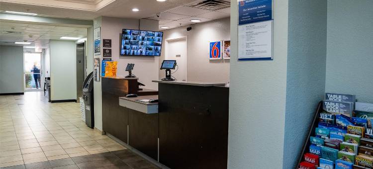 圣路易斯东6号汽车旅馆- 凯西维尔II(Motel 6 Caseyville, IL)图片