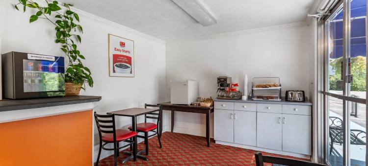 李尔-大巴灵顿伊克诺旅馆(Econo Lodge Lee - Great Barrington)图片