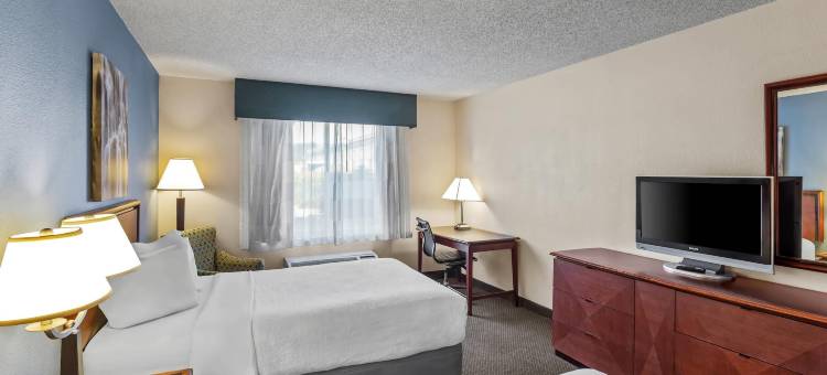 西佳亨廷顿购物中心酒店(罗德威巴伯斯维尔, WV)(Rodeway Inn)图片