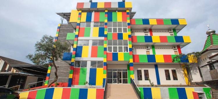 帕帕卡纳农场米特拉红门酒店@帕西特莫约克托(Papa Kana Farm Mitra RedDoorz at Pacet Mojokerto)图片