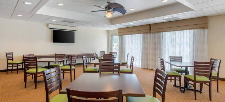 蓬塔戈尔达夏洛特港舒眠套房酒店(Sleep Inn & Suites Port Charlotte-Punta Gorda)图片