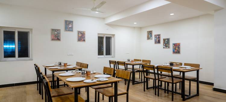 Treebo SY旅馆，加奇鲍利DLF(Treebo SY Inn, Gachibowli DLF)图片