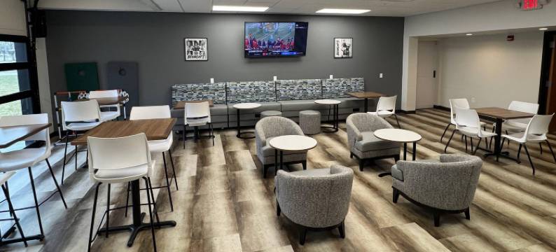 格林豪泰玛丽维尔熊狸套房酒店(GreenTree Inn  Maryville - Bearcat Inn & Suites)图片