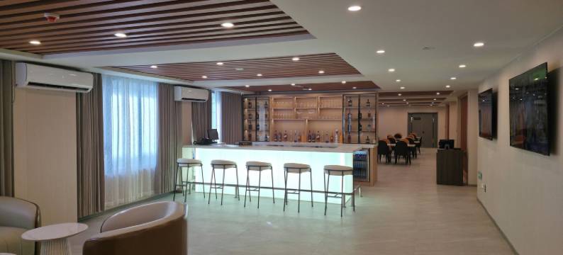 广场宫酒店(Plaza Court Hotel)图片