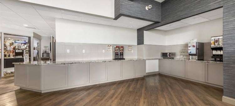 里维尔贝斯特韦斯特优质套房酒店(Best Western Plus Revere Inn  Suites)图片