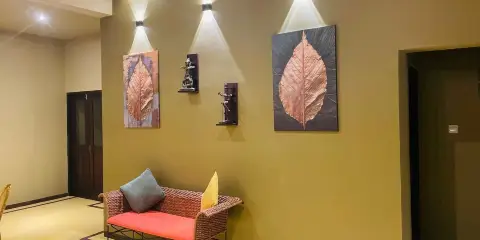 Edward's airport guest in Negombo located 2.1 mile from Colombo Bandaranaike International Airport
