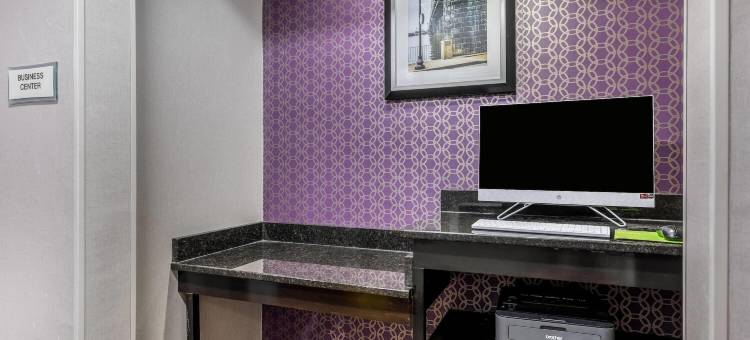 路易维尔东拉昆塔温德姆套房酒店(La Quinta Inn & Suites by Wyndham Louisville East)图片