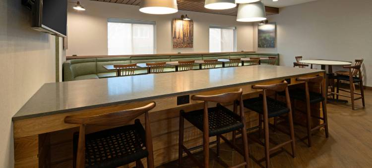 西雅图锡塔克机场万豪万枫酒店(Fairfield Inn & Suites Seattle Sea-Tac Airport)图片