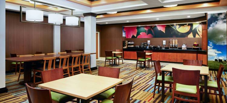 普莱恩维尔万枫酒店及套房(Fairfield Inn & Suites Plainville)图片