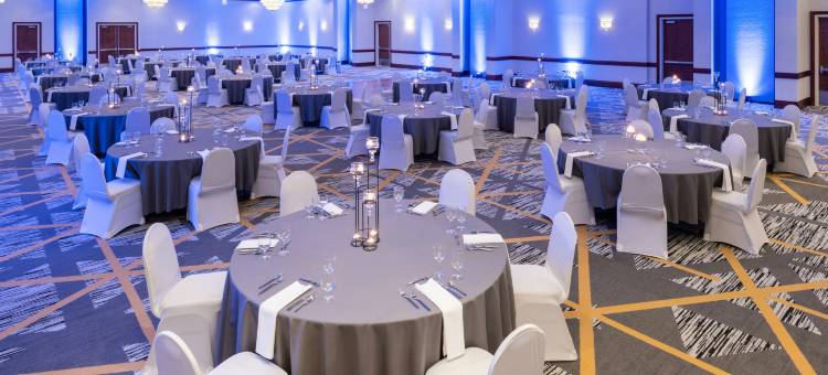希尔顿波特兰机场大使套房酒店(Embassy Suites by Hilton Portland Airport)图片