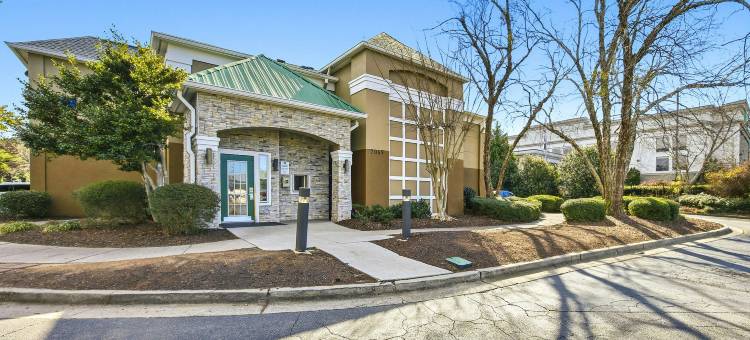 亚特兰大 – Peachtree Corners 霍姆汤公寓(HomeTowne Studios by Red Roof Atlanta – Peachtree Corners)图片