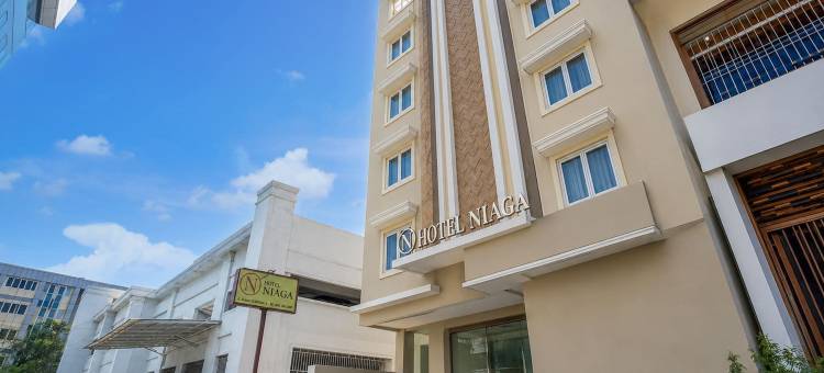 苏拉巴亚橡树镇屋酒店(Townhouse Oak Hotel Niaga Surabaya)图片