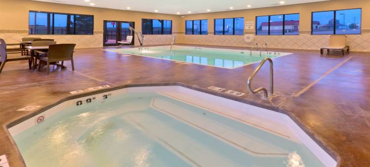 科尔比智选假日酒店&套房(Holiday Inn Express & Suites Colby by IHG)图片