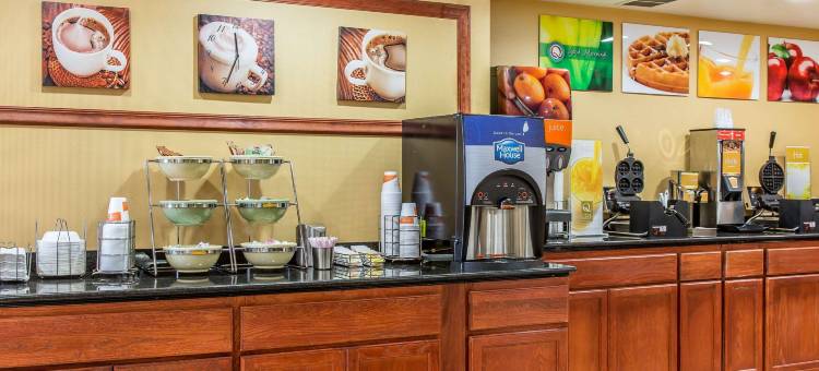 米德尔敦-纽波特凯艺套房酒店(Quality Inn and Suites Newport - Middletown)图片