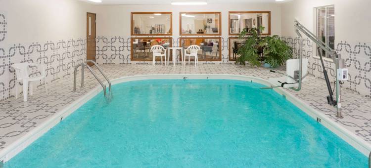 佩金-皮奥里亚地区温德姆速8酒店(Super 8 by Wyndham Pekin/Peoria Area)图片